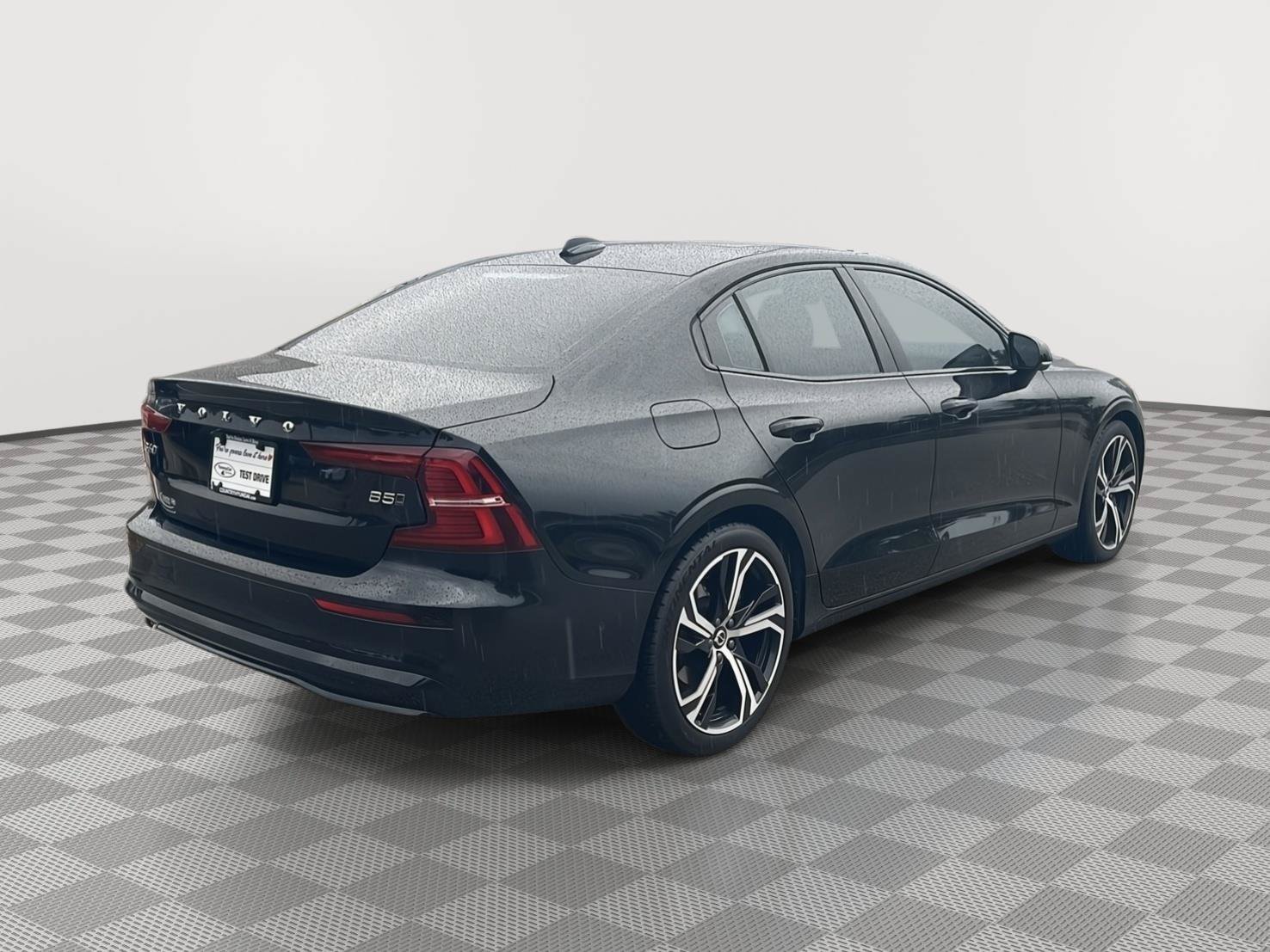 Used 2025 Volvo S60 B5 Plus AWD/4WD image 6