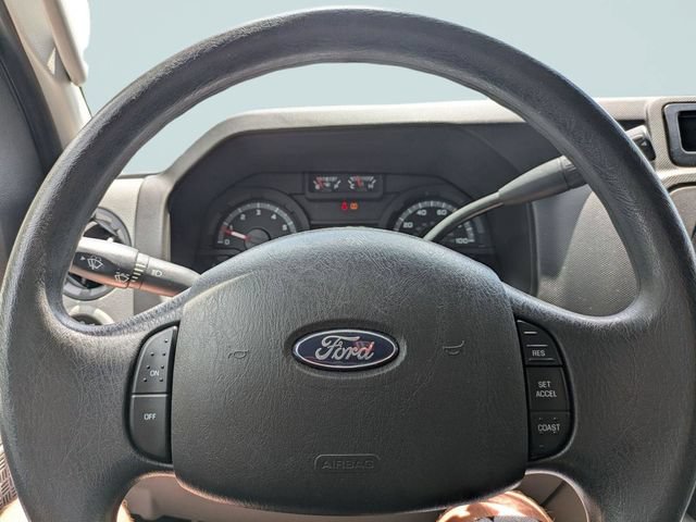 Used 2014 Ford E-350 and Econoline 350 XLT RWD image 27