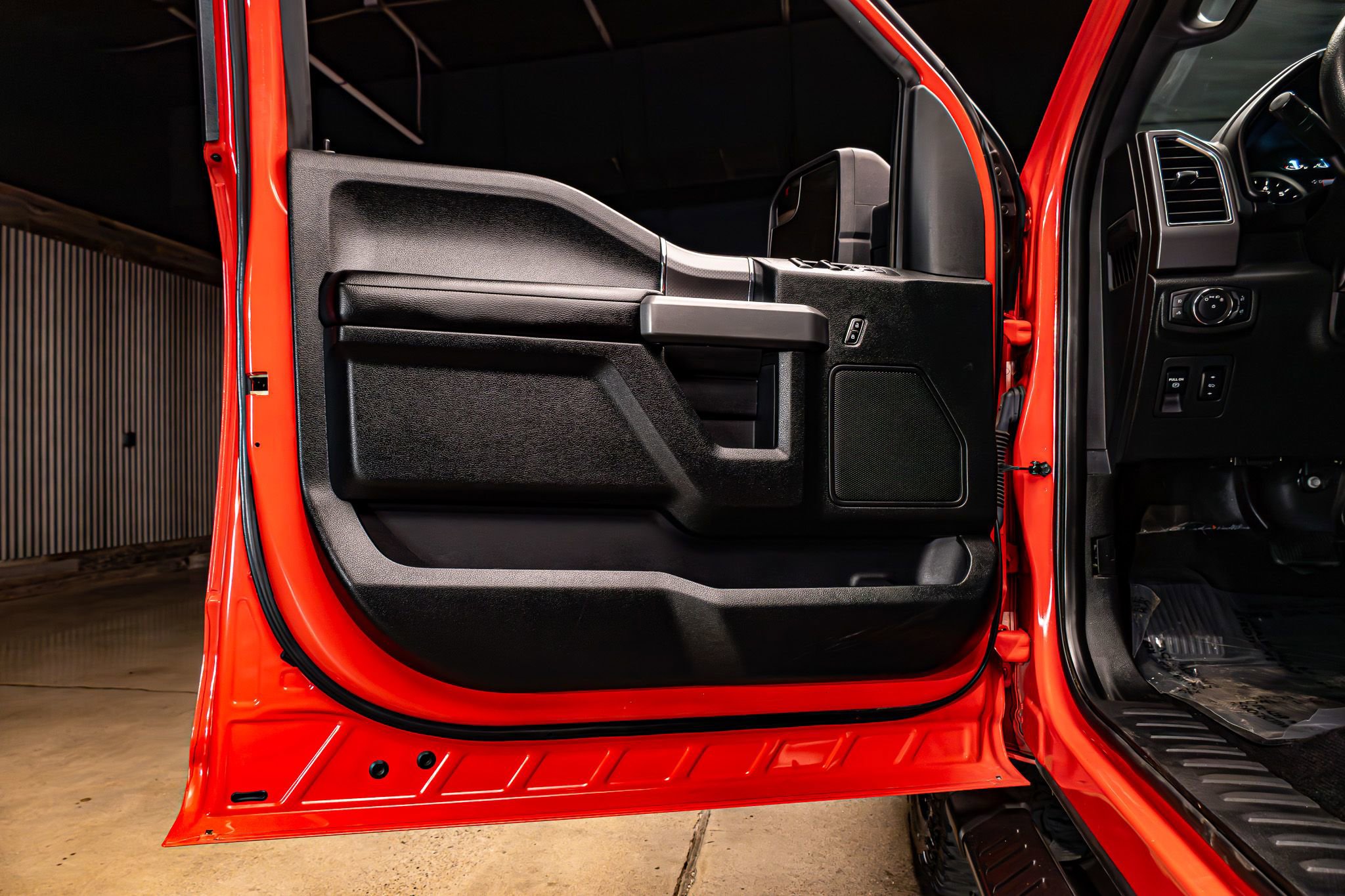 Used 2016 Ford F150 XLT w/ Equipment Group 301A Mid image 25