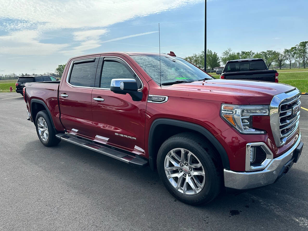 Used 2019 GMC Sierra 1500 SLT w/ SLT Premium Plus Package AWD/4WD image 8