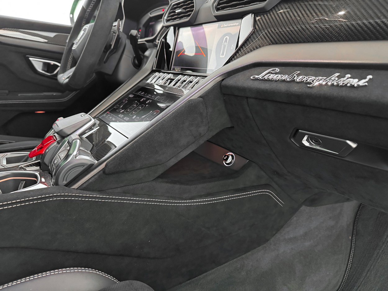 Used 2024 Lamborghini Urus Performante image 30