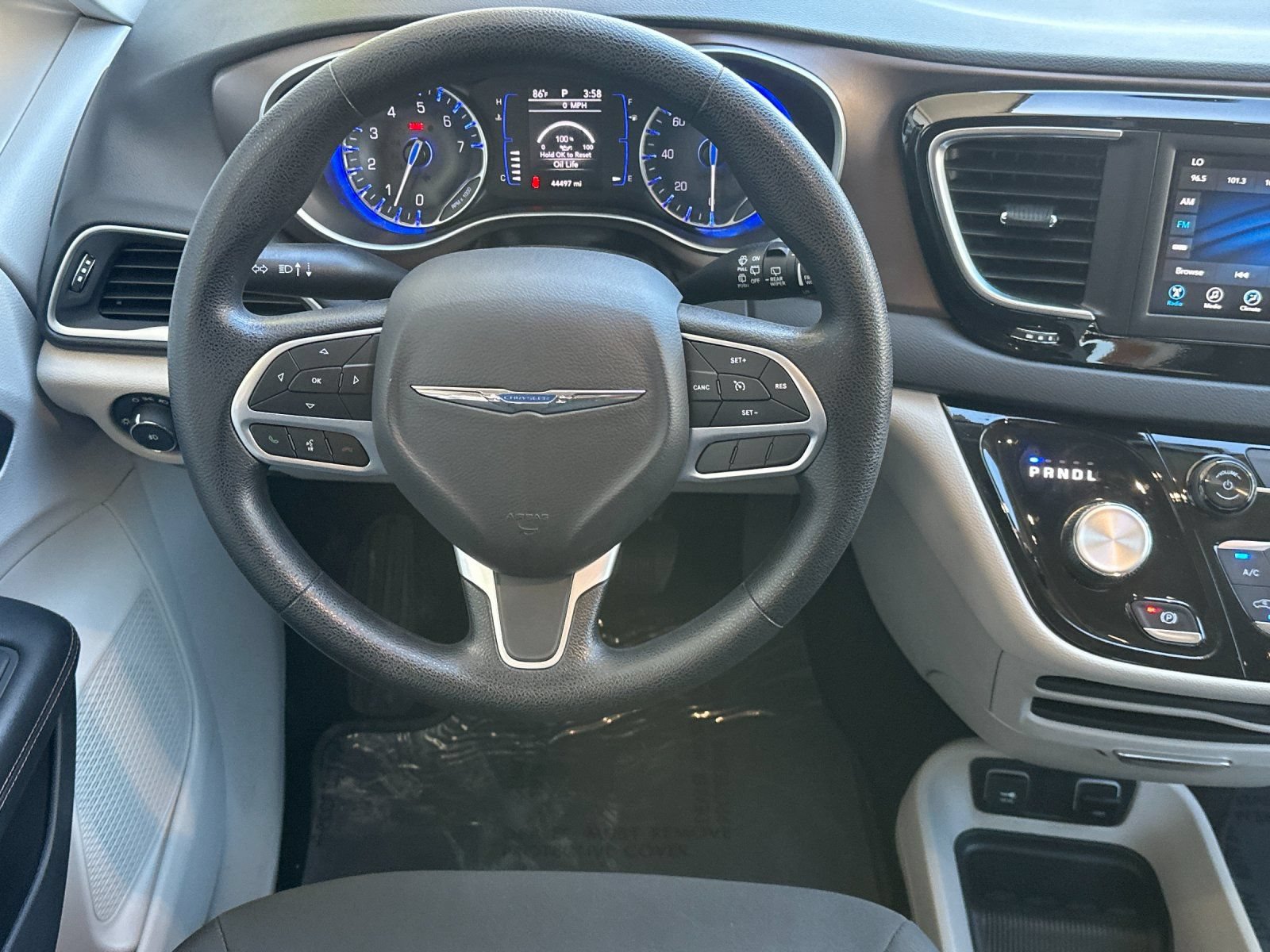 Used 2019 Chrysler Pacifica Touring Plus w/ Tire & Wheel Group FWD image 14