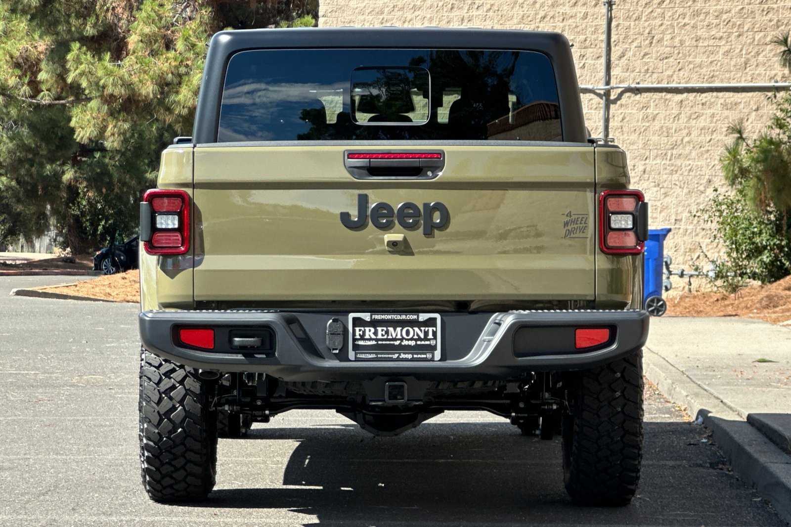 New 2026 Jeep Gladiator Sport AWD/4WD image 4