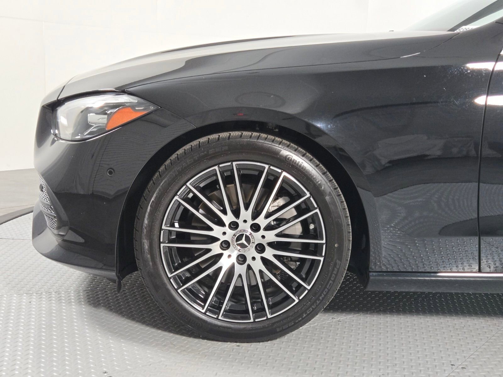 Used 2025 Mercedes-Benz C 300 Sedan image 9