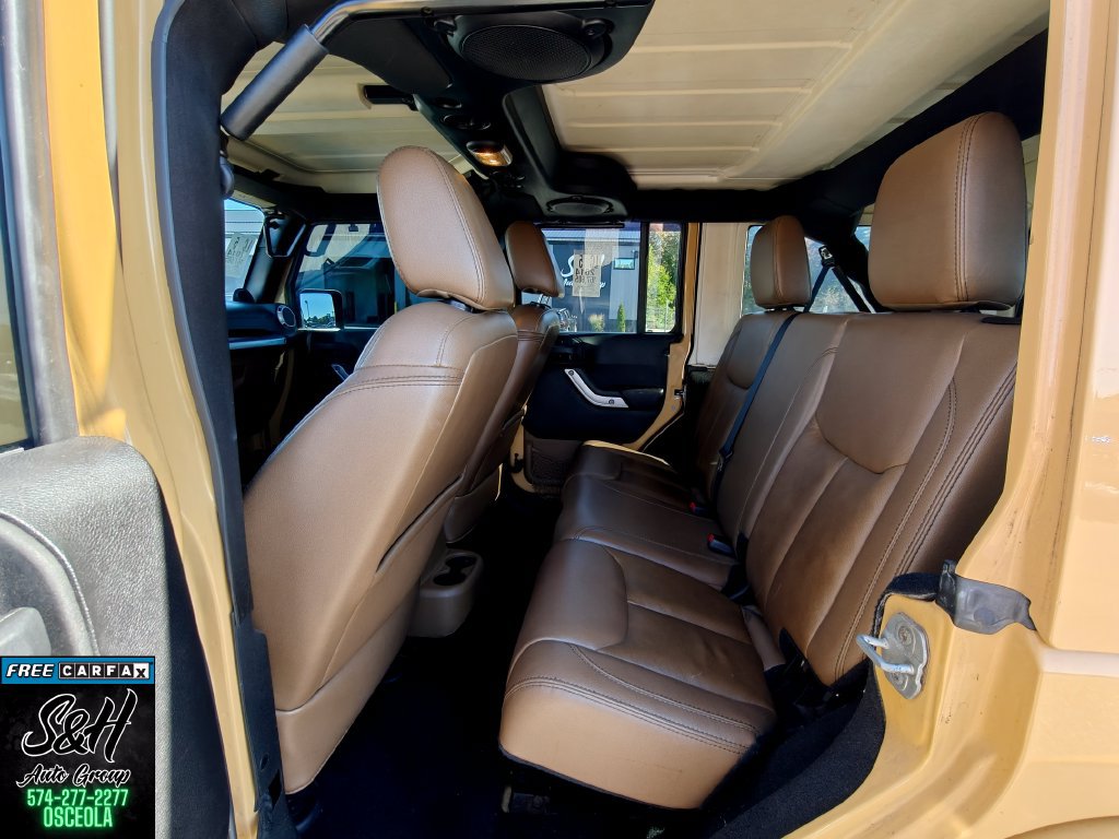Used 2014 Jeep Wrangler Unlimited Sahara w/ Connectivity Group AWD/4WD image 16