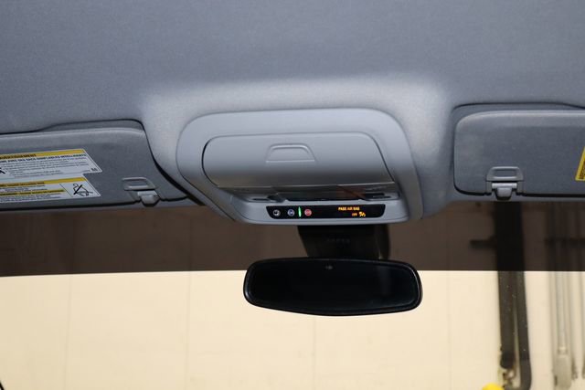 Used 2023 GMC Terrain SLE w/ Driver Convenience Package image 30