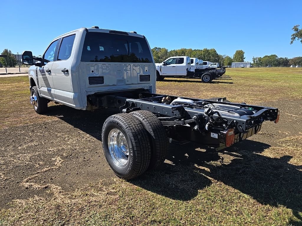 New 2026 Ford F350 XL w/ XL Chrome Package image 3