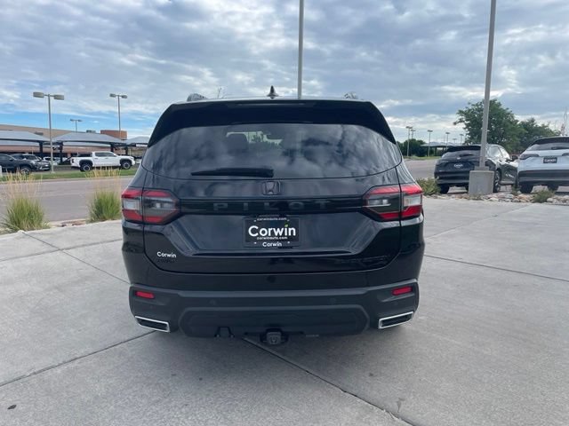 Used 2025 Honda Pilot Black Edition image 8