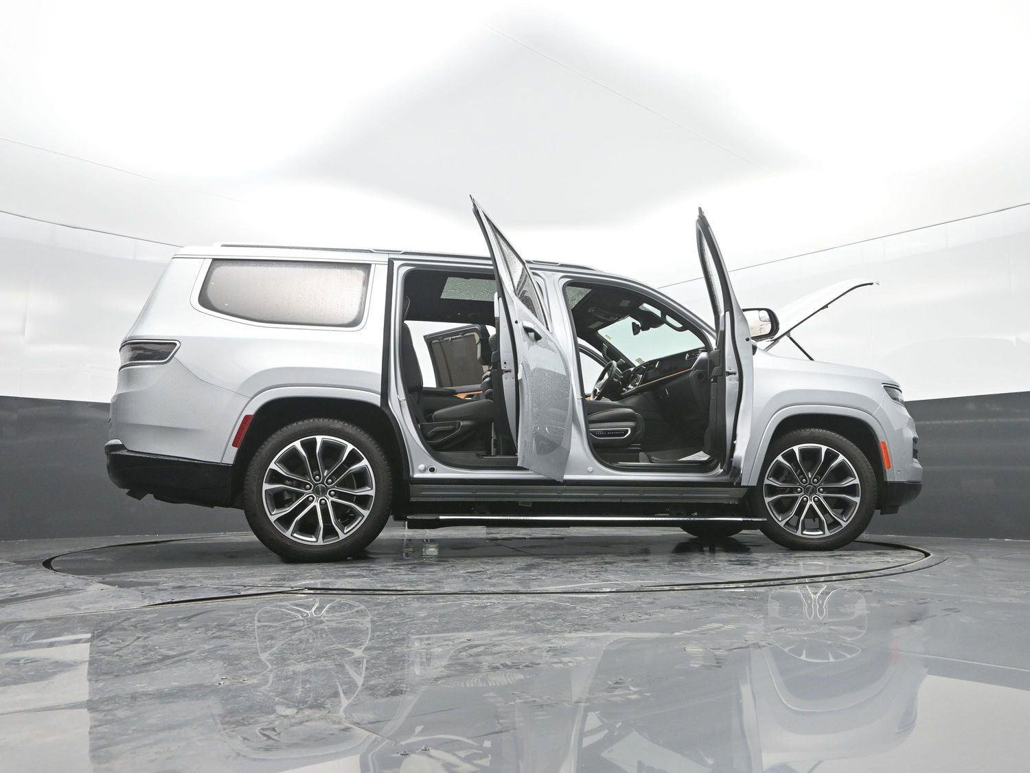 Used 2024 Jeep Grand Wagoneer Series III image 56