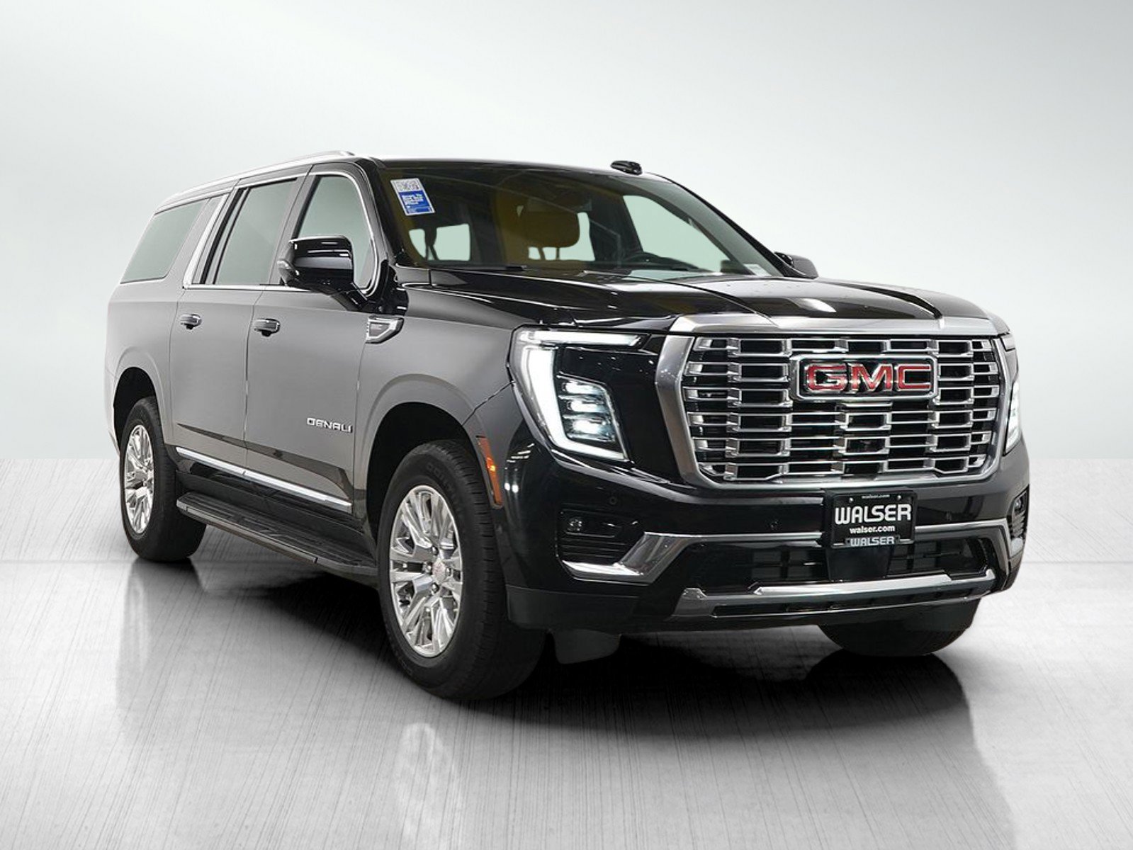 Used 2025 GMC Yukon XL Denali AWD/4WD image 7