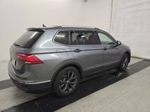 Used 2023 Volkswagen Tiguan SE w/ Panoramic Sunroof Package FWD image 21