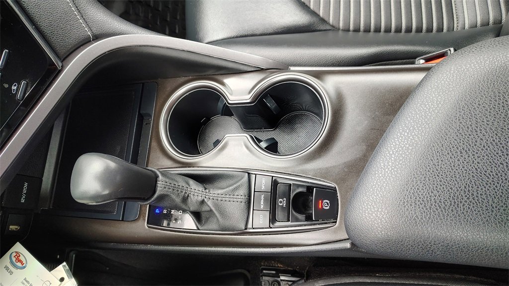 Used 2023 Toyota Camry SE image 23