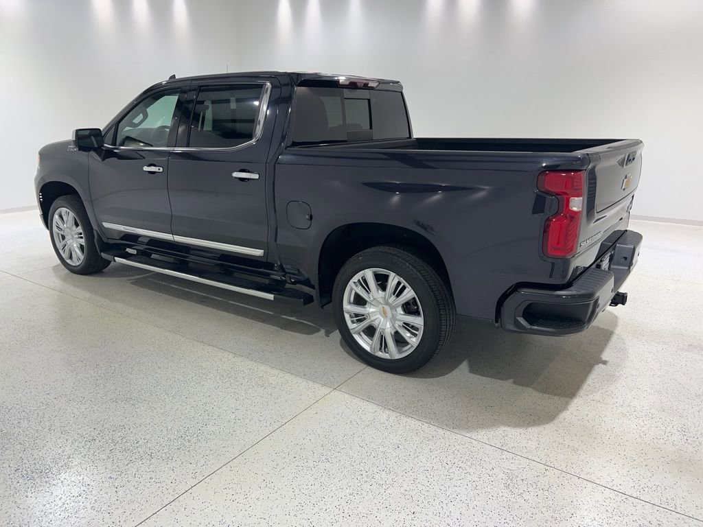 Used 2023 Chevrolet Silverado 1500 High Country w/ High Country Premium Package image 3