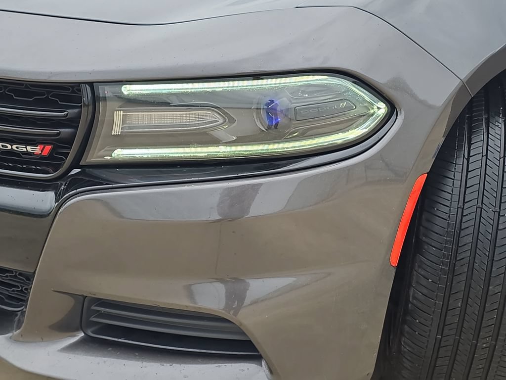 Used 2018 Dodge Charger SXT w/ Blacktop Package RWD image 30