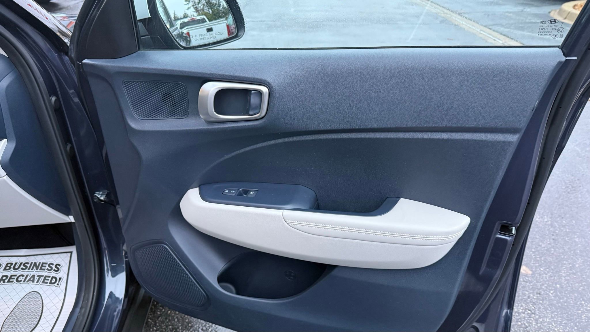 Used 2020 Hyundai Venue image 17