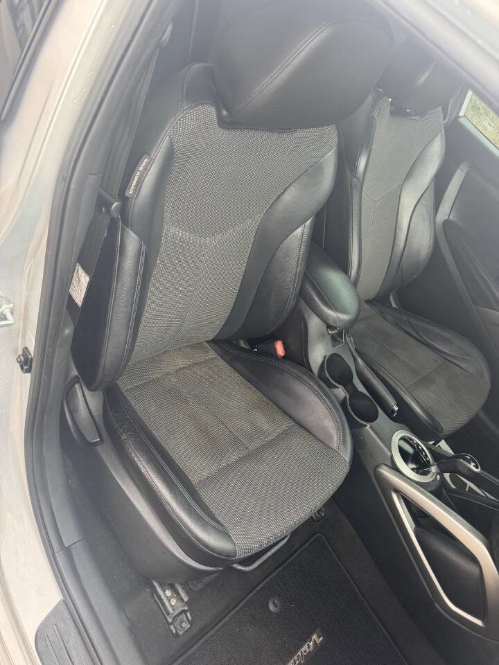 Used 2014 Hyundai Veloster w/ Style Package 02 image 13