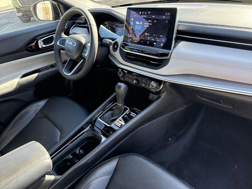 Used 2024 Jeep Compass Limited image 27