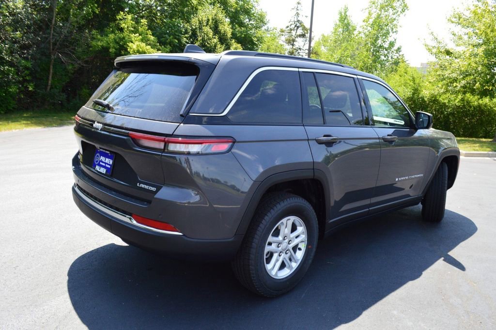 New 2025 Jeep Grand Cherokee Laredo w/ Luxury Tech Group I image 4