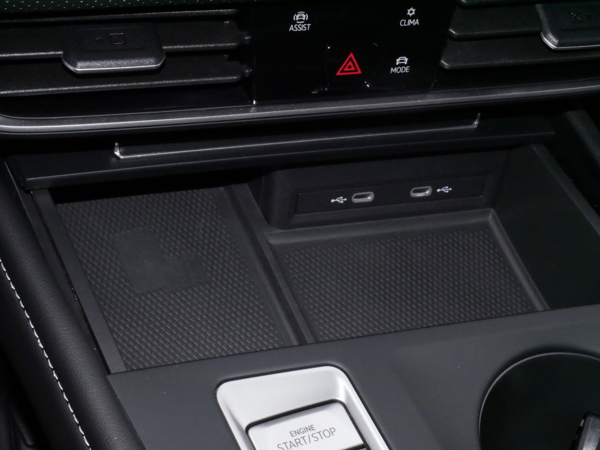 Used 2024 Volkswagen Atlas Cross Sport SE image 24