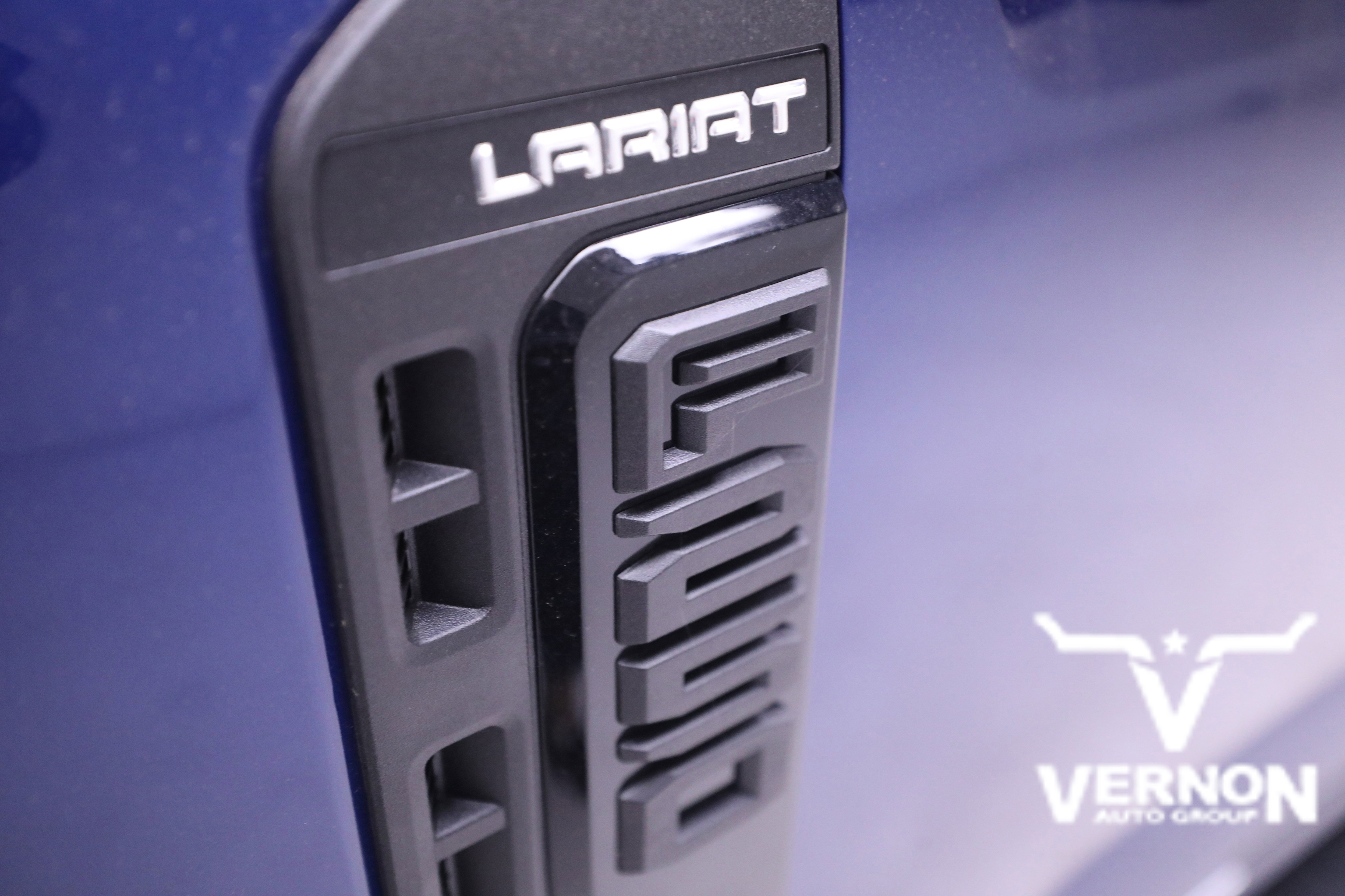 New 2026 Ford F250 Lariat w/ Black Appearance Package image 44