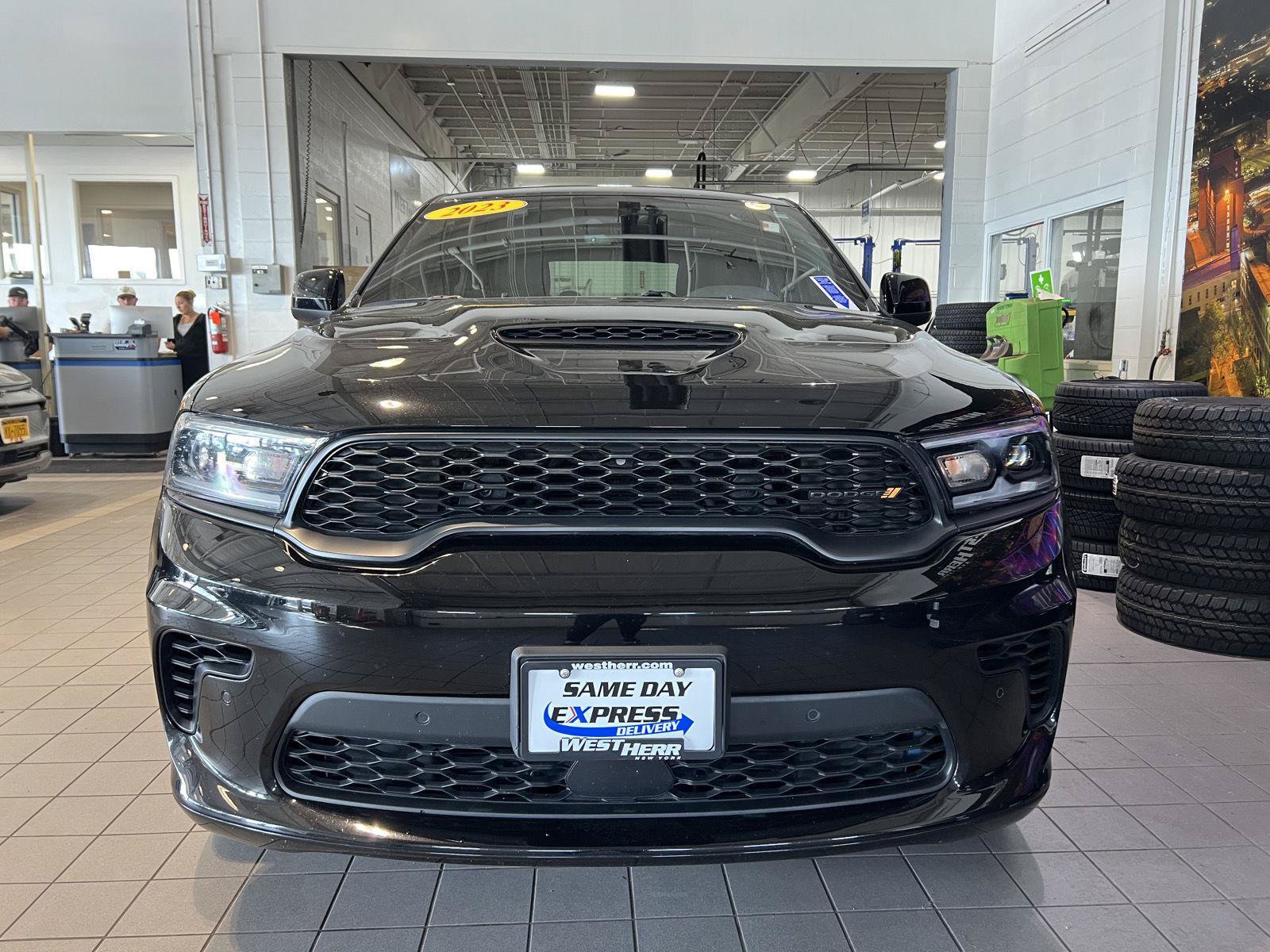 Used 2023 Dodge Durango R/T AWD/4WD image 2