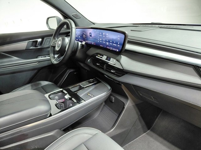 Used 2025 Buick Enclave Preferred image 27