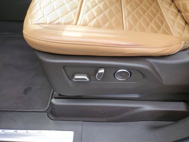 Certified 2023 Cadillac Escalade Premium Luxury AWD/4WD image 57