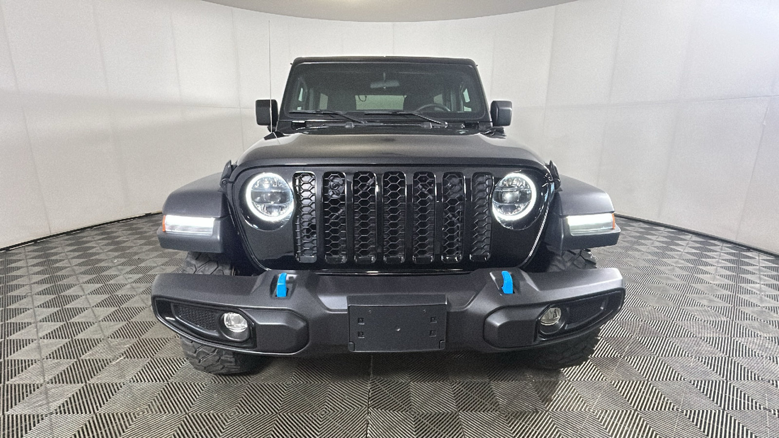 Used 2023 Jeep Wrangler Unlimited AWD/4WD image 9