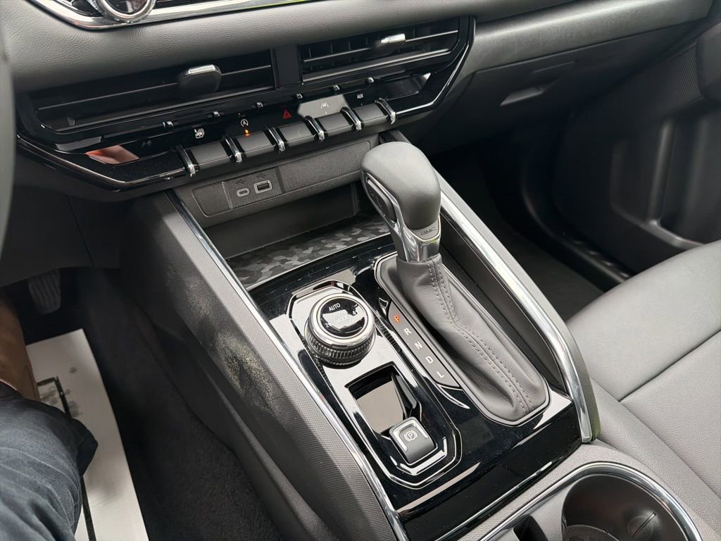 Certified 2025 GMC Canyon Elevation w/ Convenience Package image 15