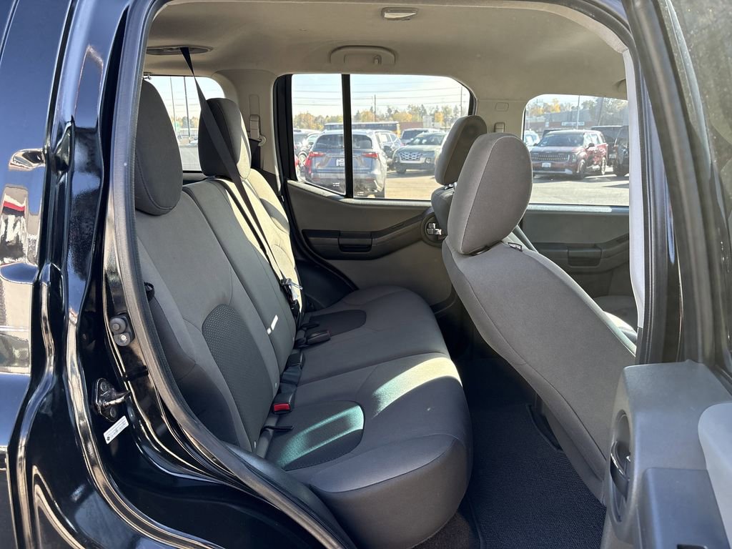 Used 2015 Nissan Xterra S w/ Value Package image 25