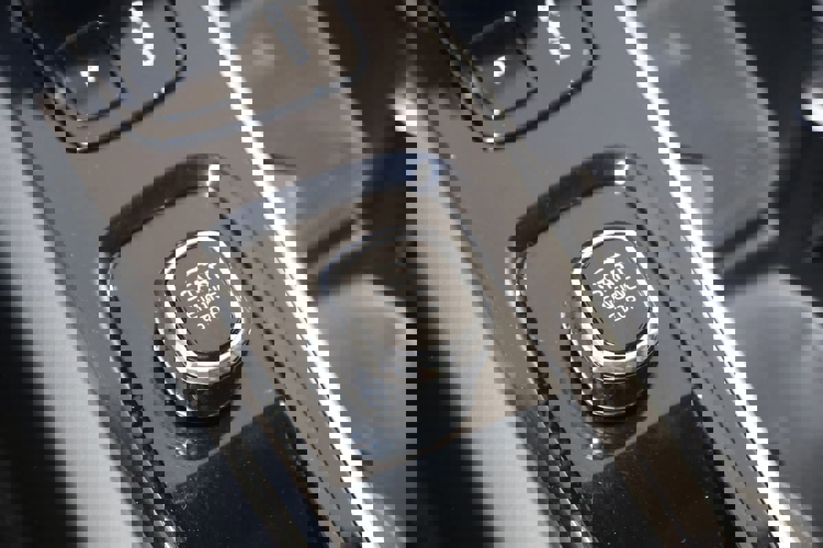 Used 2023 Volvo XC60 B5 Plus image 27