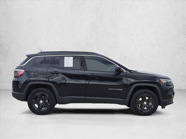Used 2023 Jeep Compass Latitude AWD/4WD image 4