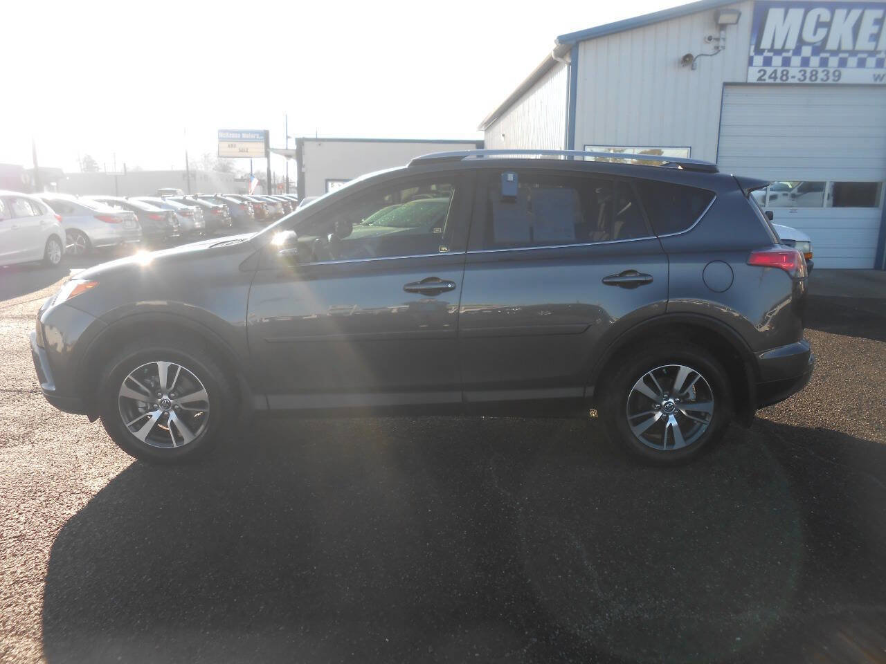 Used 2017 Toyota RAV4 XLE w/ Carpet Mat Package image 6