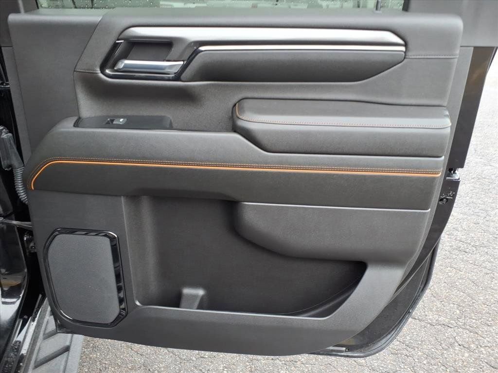 Used 2024 GMC Sierra 2500 AT4 w/ AT4 Premium Plus Package image 18