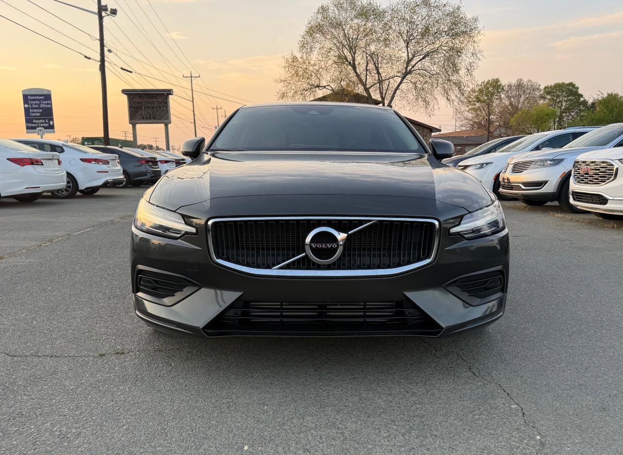 Used 2020 Volvo S60 T5 Momentum FWD image 2
