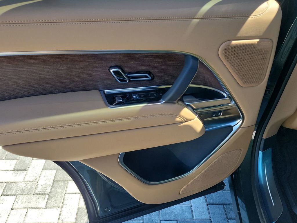 New 2026 Land Rover Range Rover SE image 22