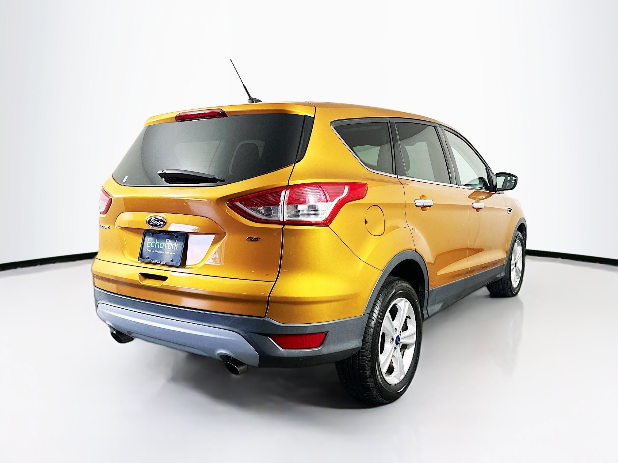 Used 2016 Ford Escape SE FWD image 9