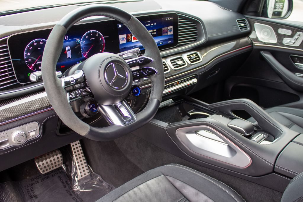Used 2025 Mercedes-Benz GLE 53 AMG 4MATIC image 2