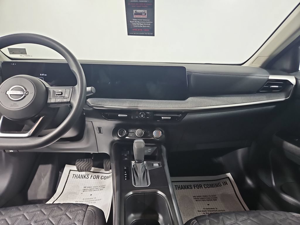 Certified 2025 Nissan Kicks SV w/ SV Premium Package AWD/4WD image 19