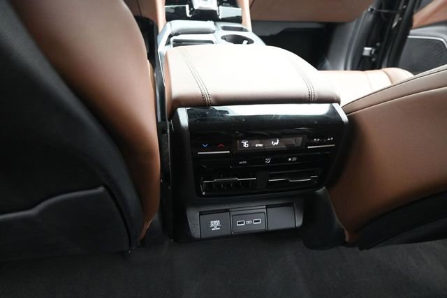 Used 2023 Acura MDX SH-AWD w/ Technology Package image 17