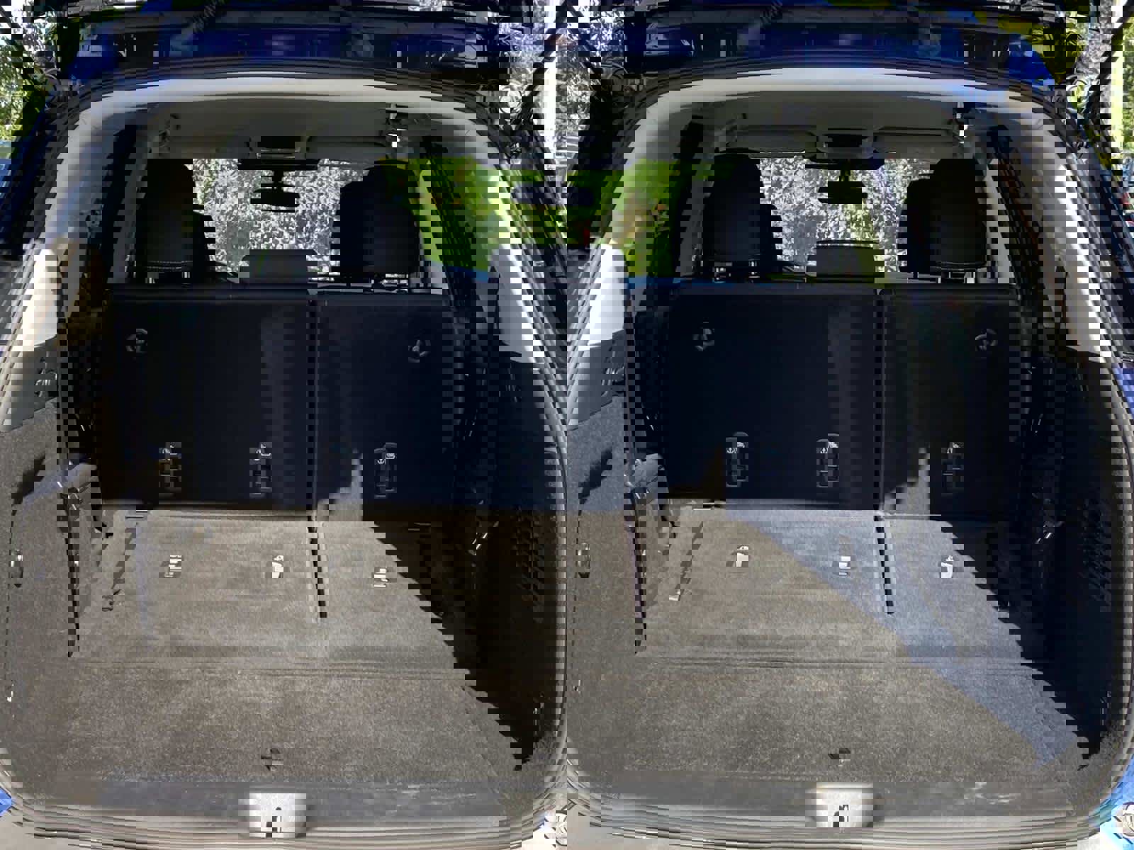 Used 2022 Nissan Pathfinder SV image 5