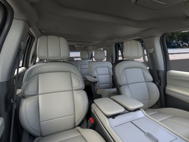 New 2026 Lincoln Navigator L Premier AWD/4WD image 11