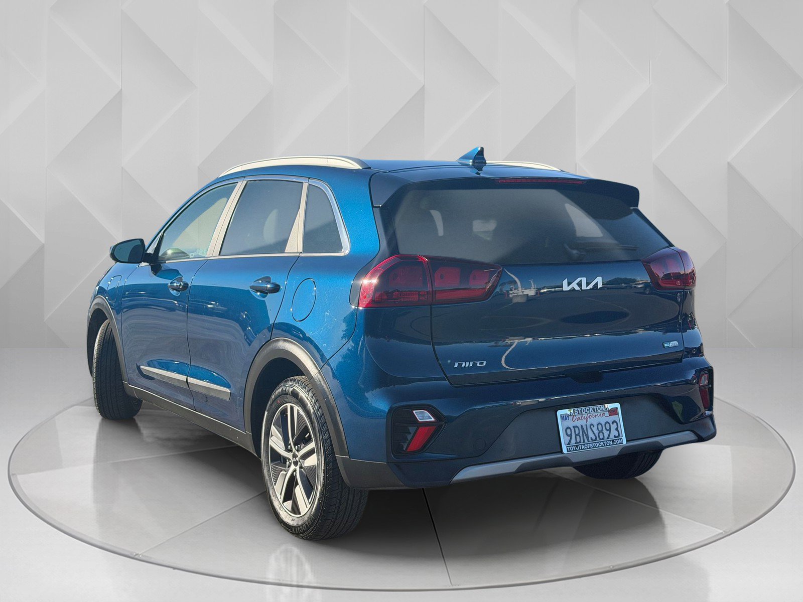 Used 2022 Kia Niro LXS image 3