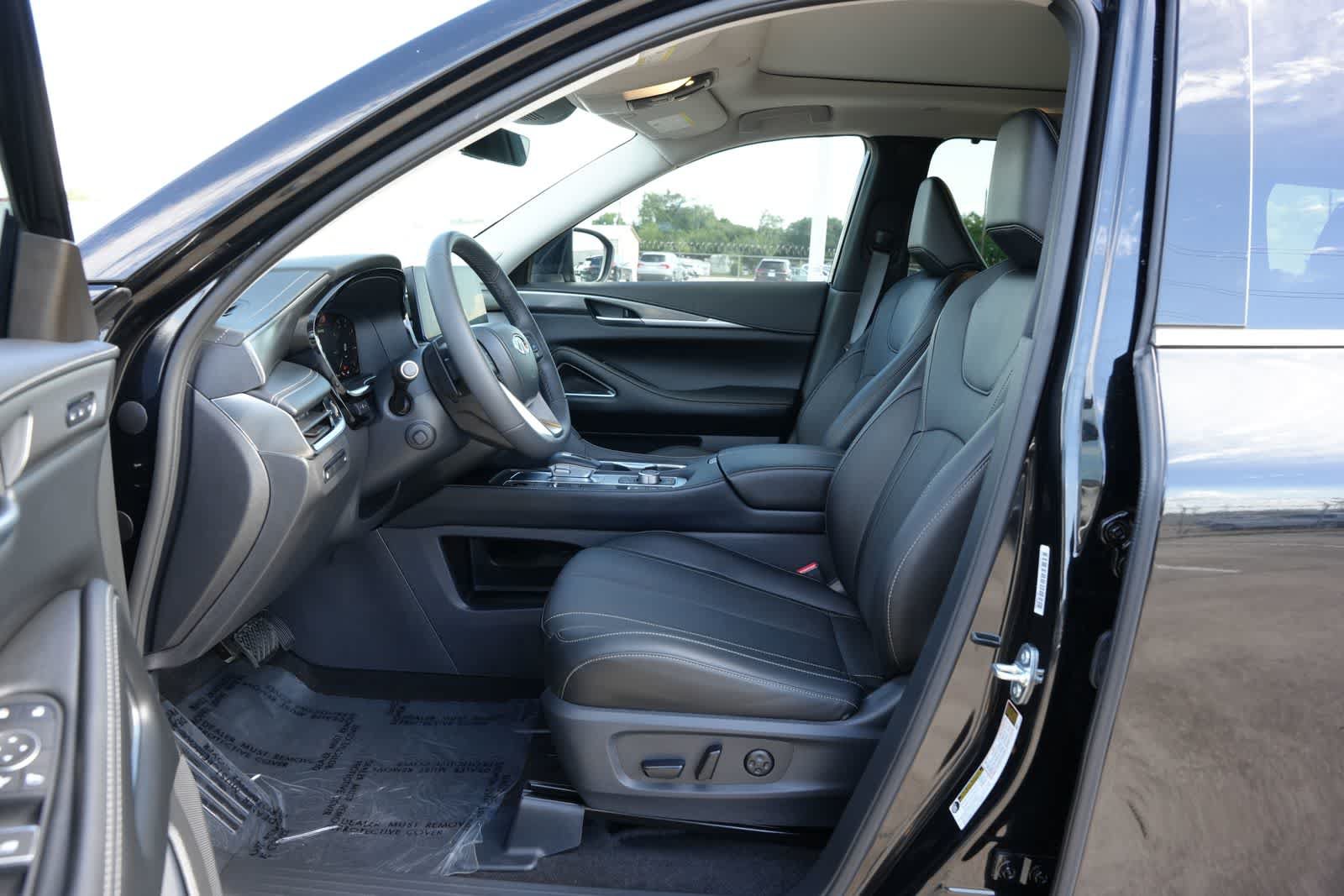 Certified 2026 INFINITI QX60 Luxe w/ Cargo Package FWD image 17