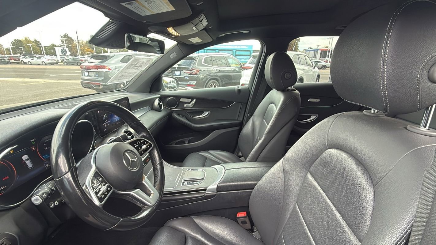Used 2022 Mercedes-Benz GLC 300 4MATIC image 13