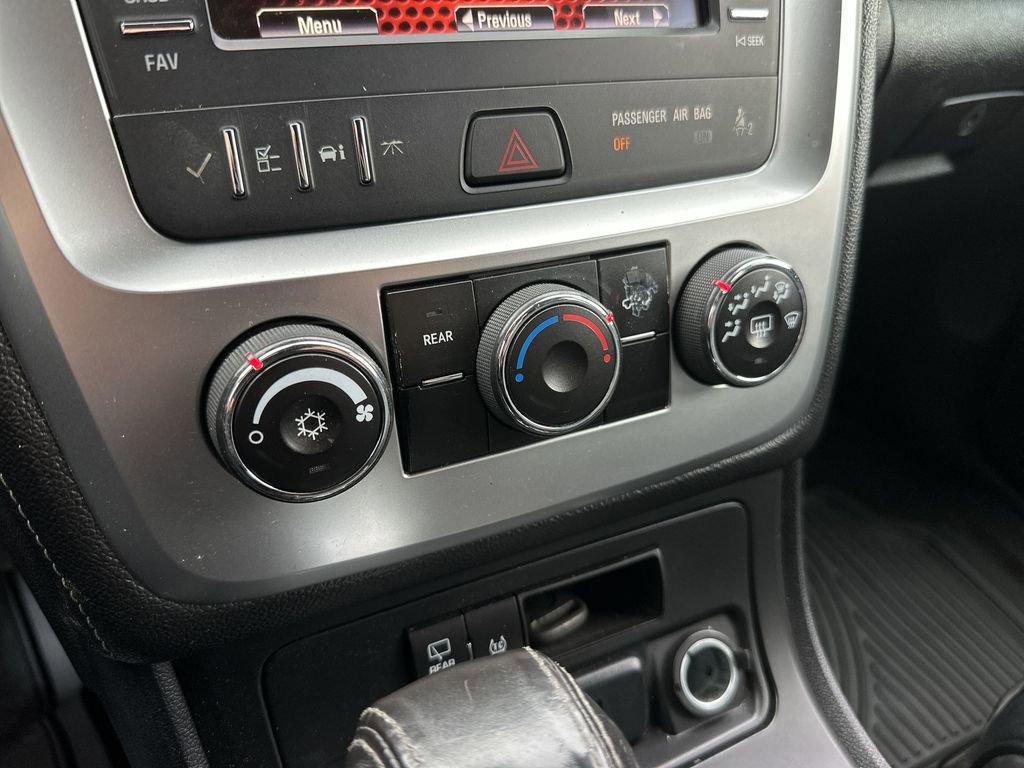 Used 2015 GMC Acadia SLE image 18