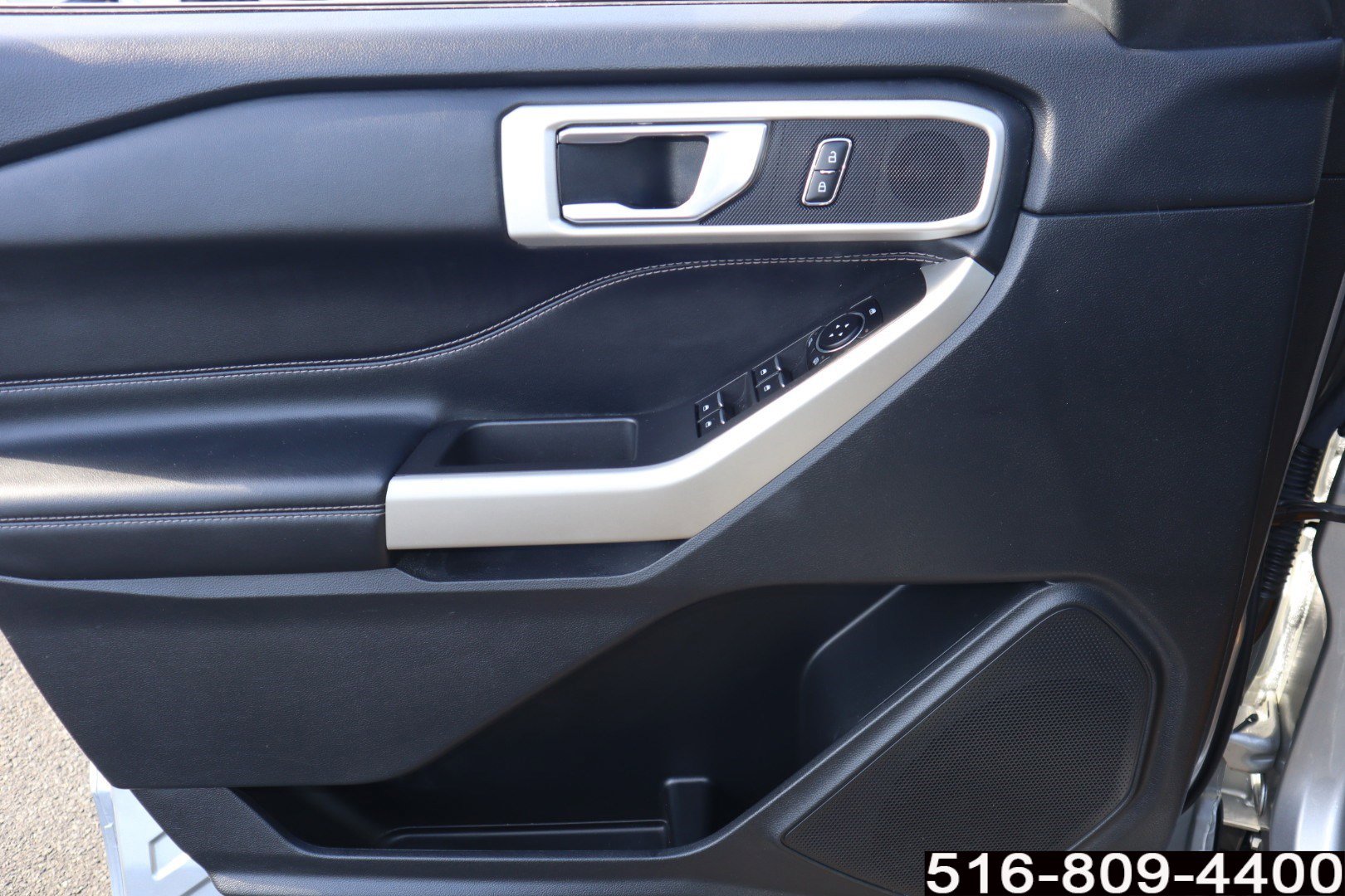 Used 2022 Ford Explorer XLT w/ Equipment Group 202A image 16