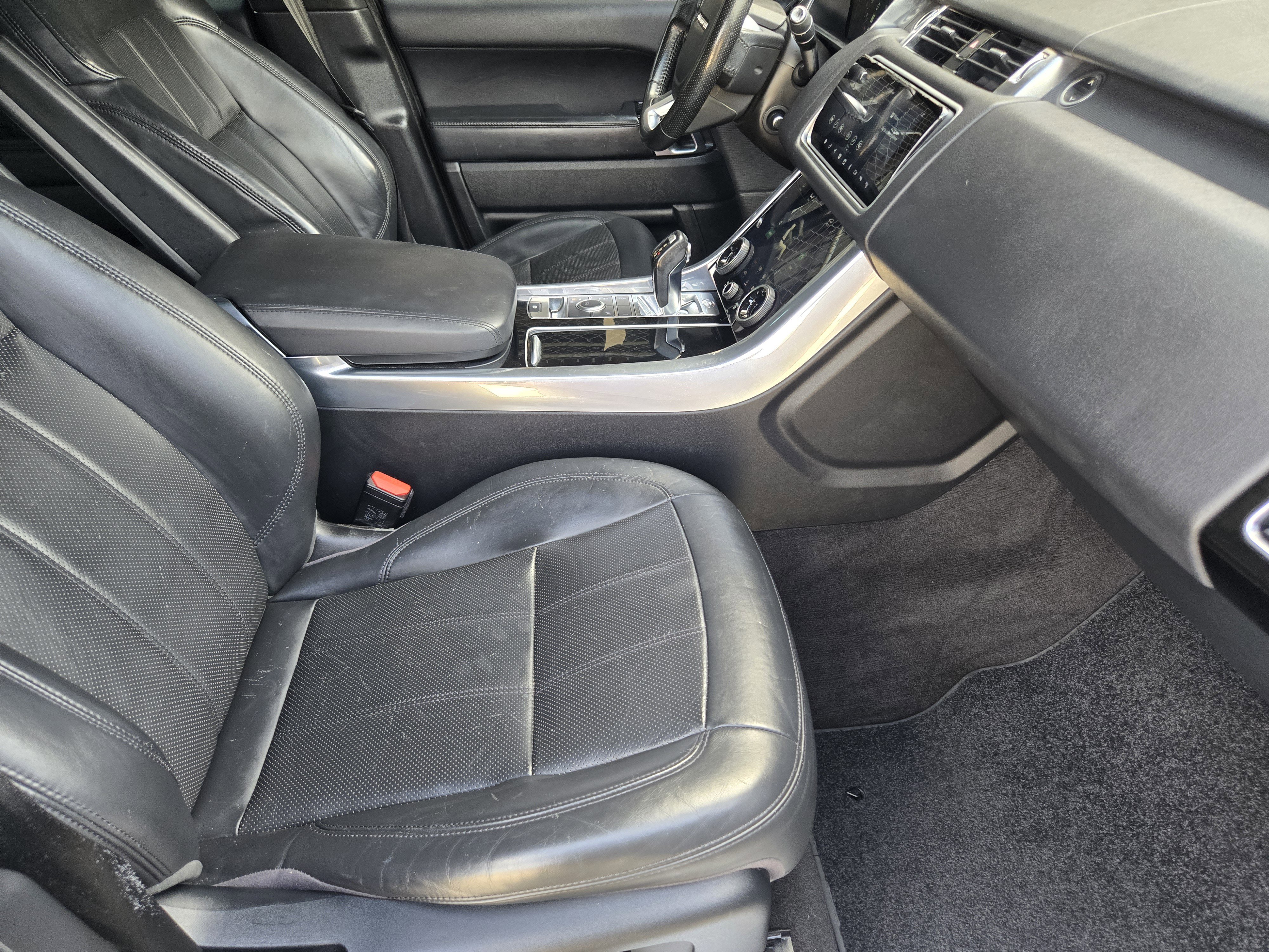 Used 2018 Land Rover Range Rover Sport HSE image 10