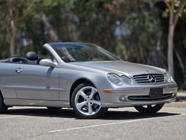 Used 2005 Mercedes-Benz CLK 320 Cabriolet image 4