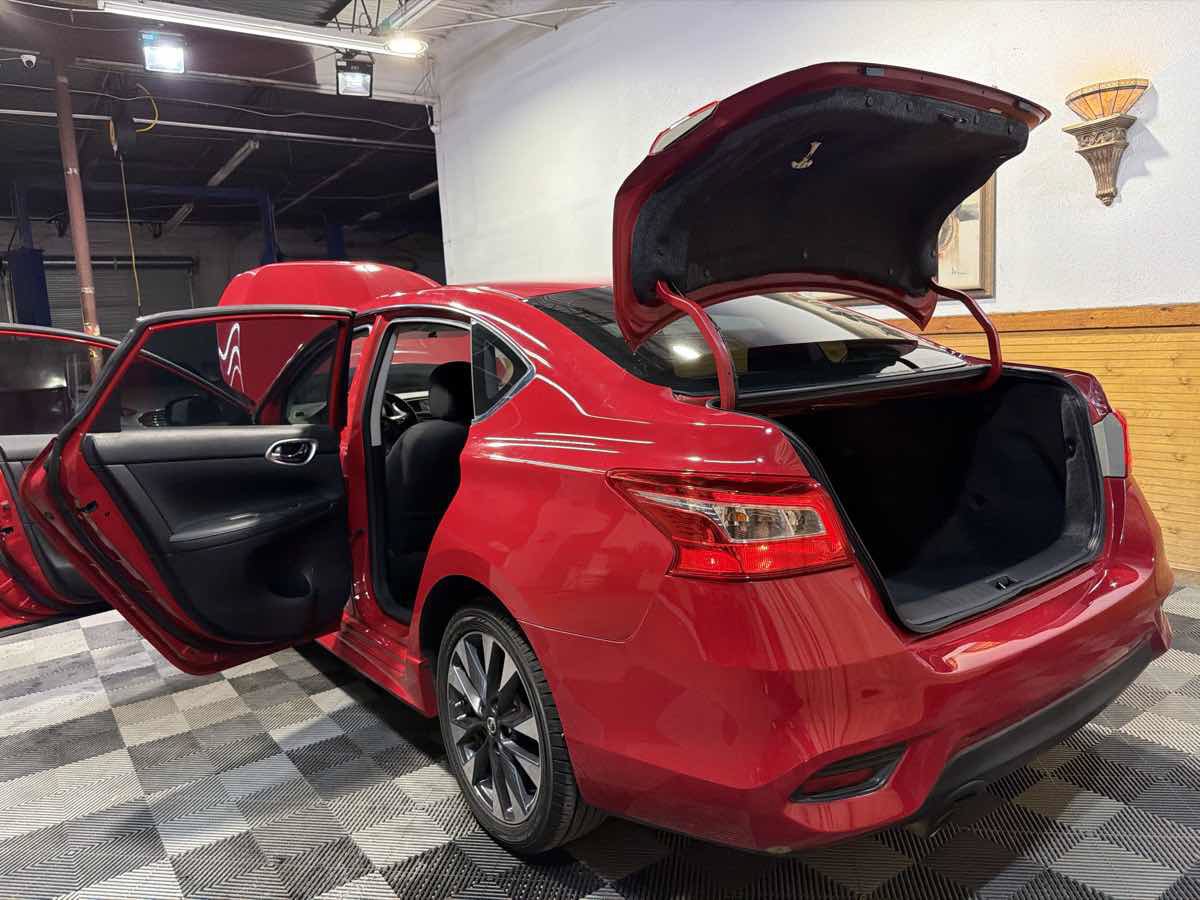 Used 2016 Nissan Sentra SR w/ Driver's Assist Package FWD image 13